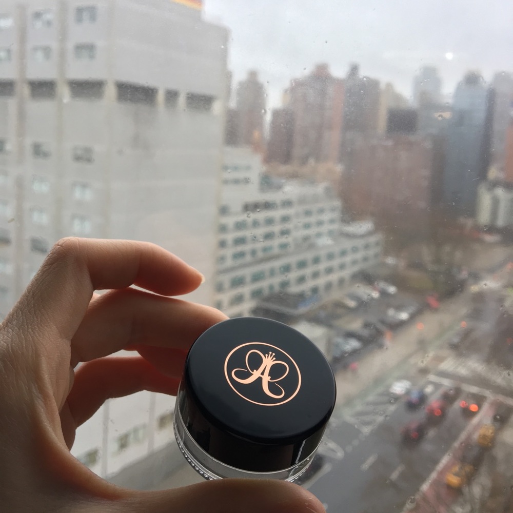 ABH Dipbrow Pomade in Dark Brown